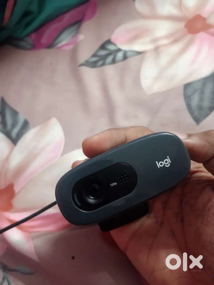 Logitech 720p web camera with HP original mouse