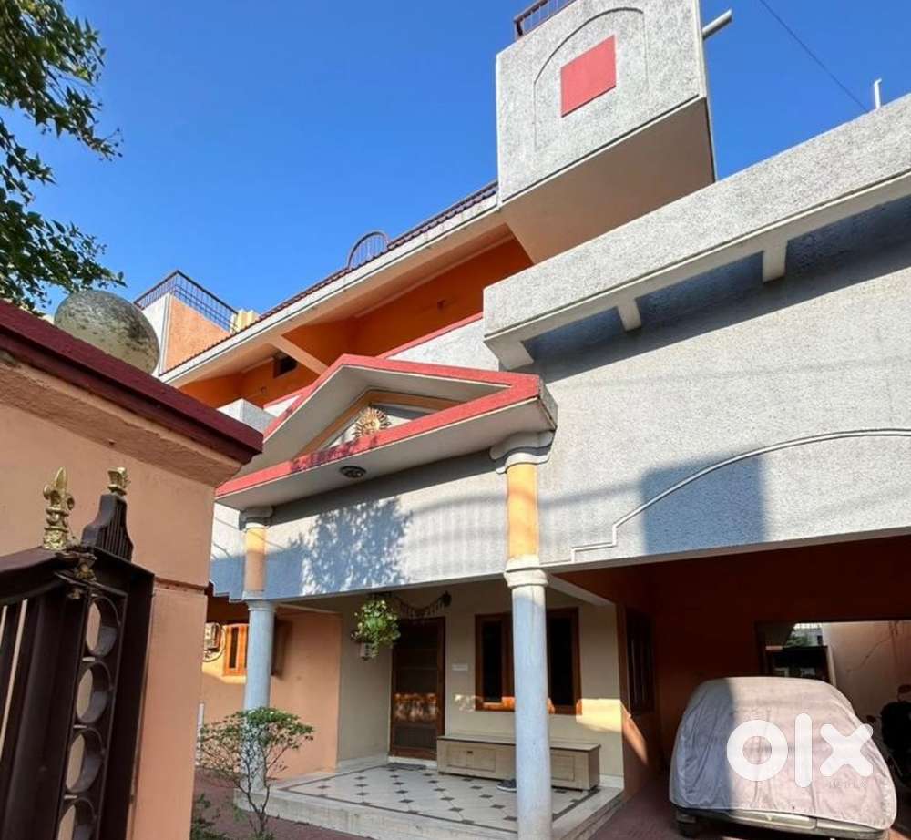 2bhk available at 11000rs at gol chowk daganiya Raipur