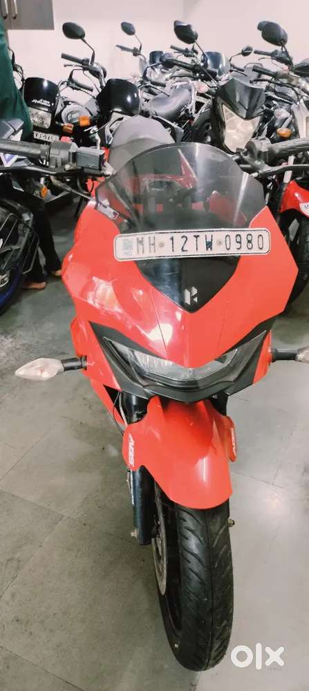 A Hero XTREME 200S ABS bike is good condition