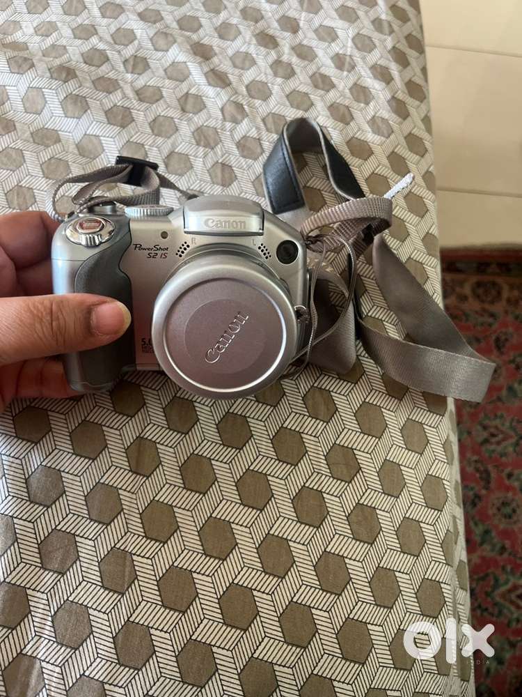 Cannon  power shot S2  camera