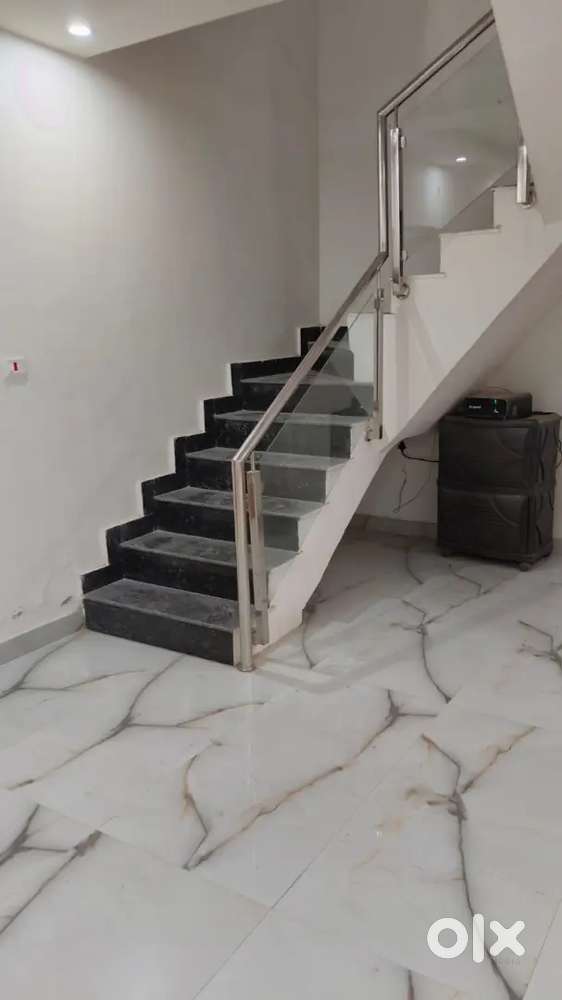 Plot bhi apna or ghar bhi apna