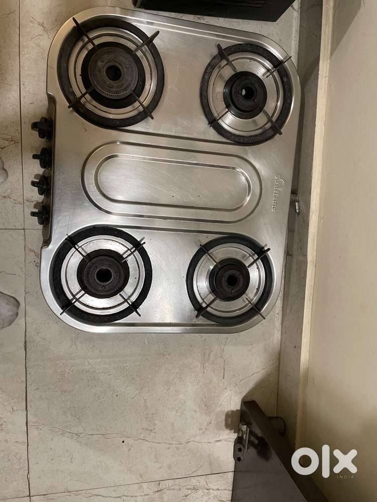 Gas stove four burner