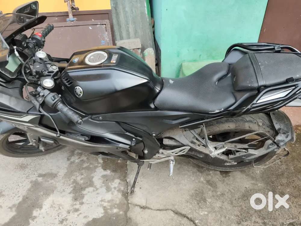 R15 v4 black milage 50