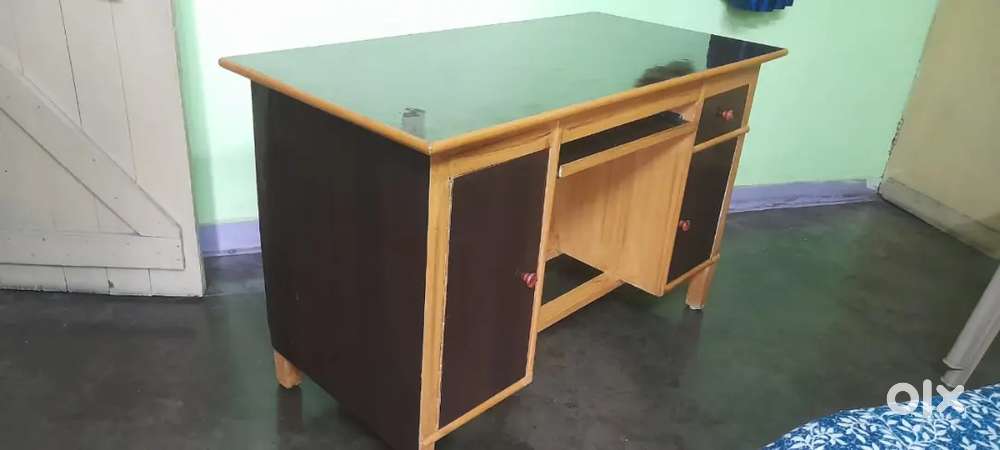 New computer table