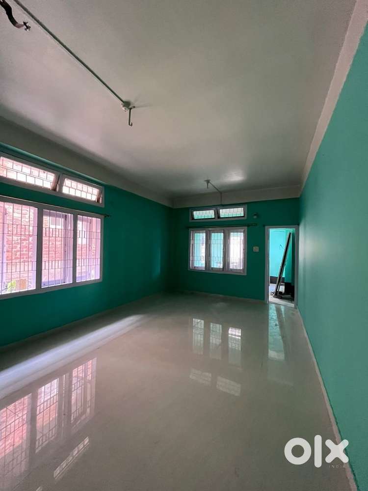 Big size bed room, addl one semi open room, 24 hrs running water