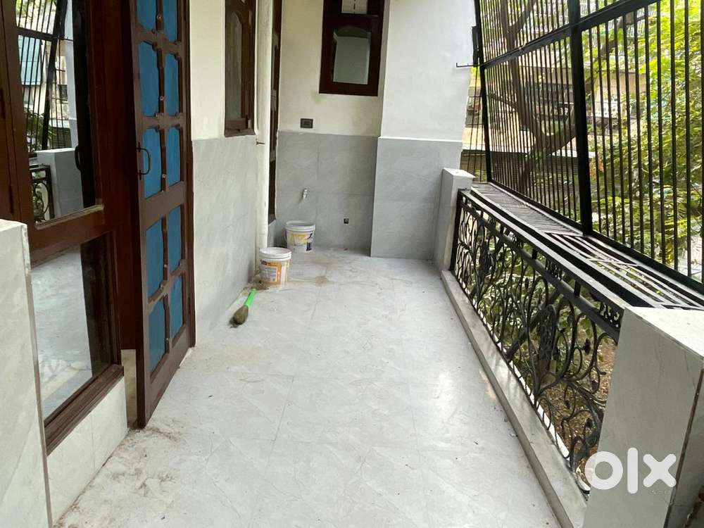 3 semi furnished flat for rent