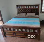 Antique bed and piller