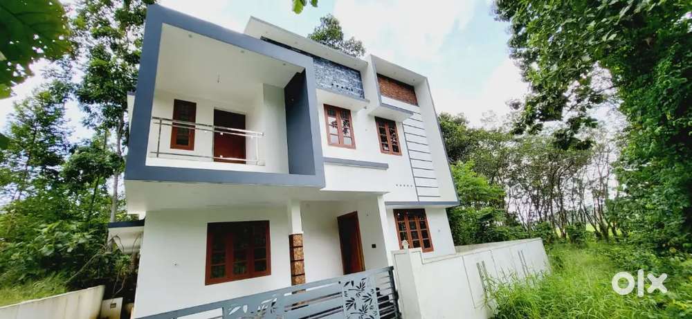 KAKKANAD NEAR KIZHAKKAMBALAM JUNCTION 3BHK NEW HOUSE