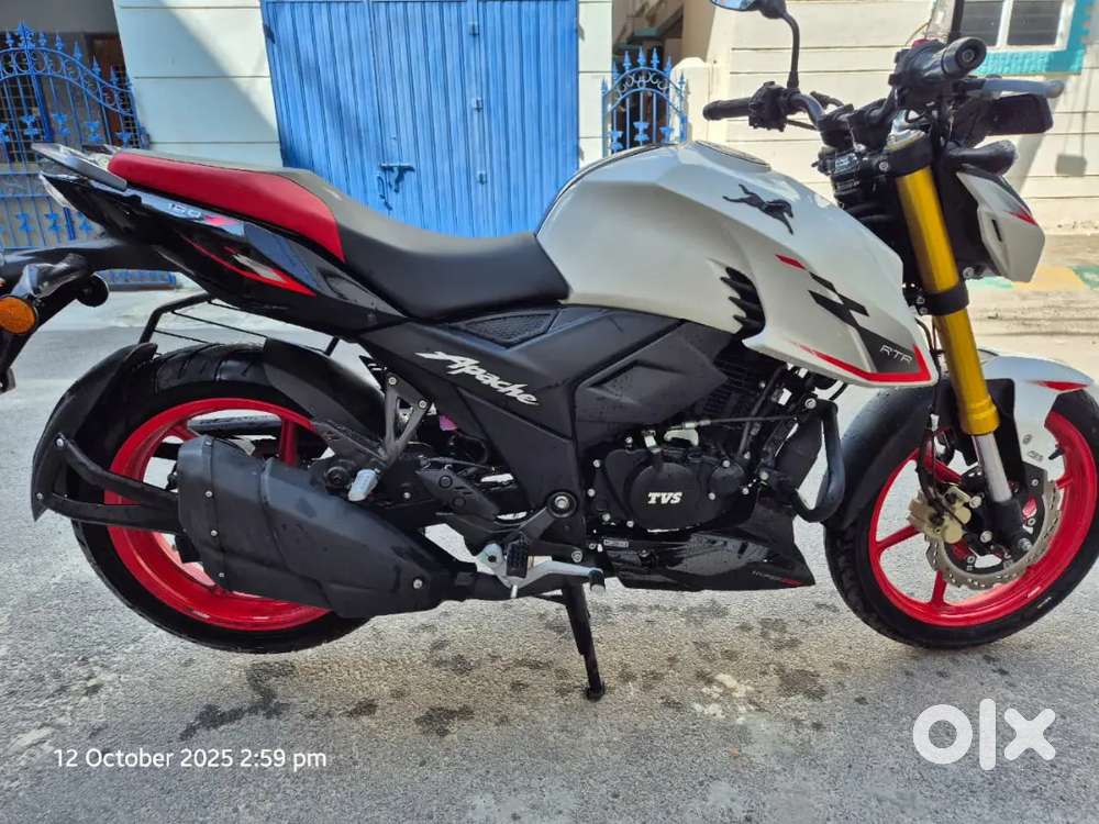 T V S APACHE RTR 160 4V
