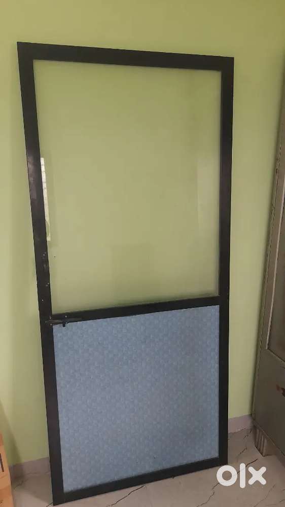 Aluminum glass door