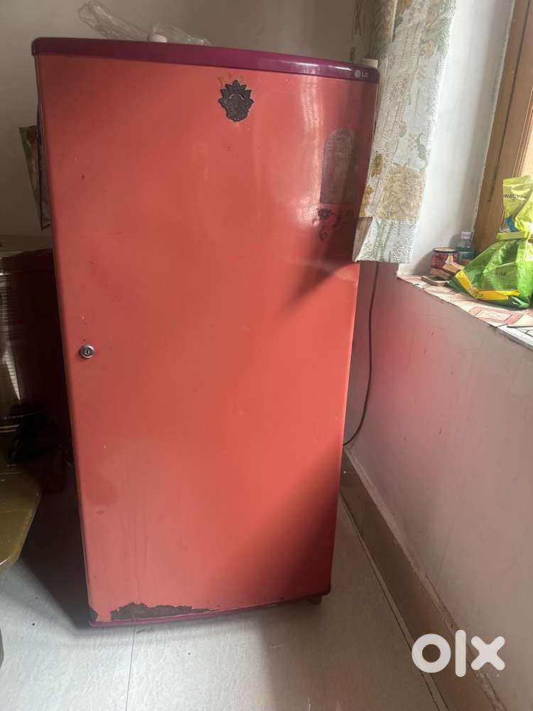 190L LG fridge