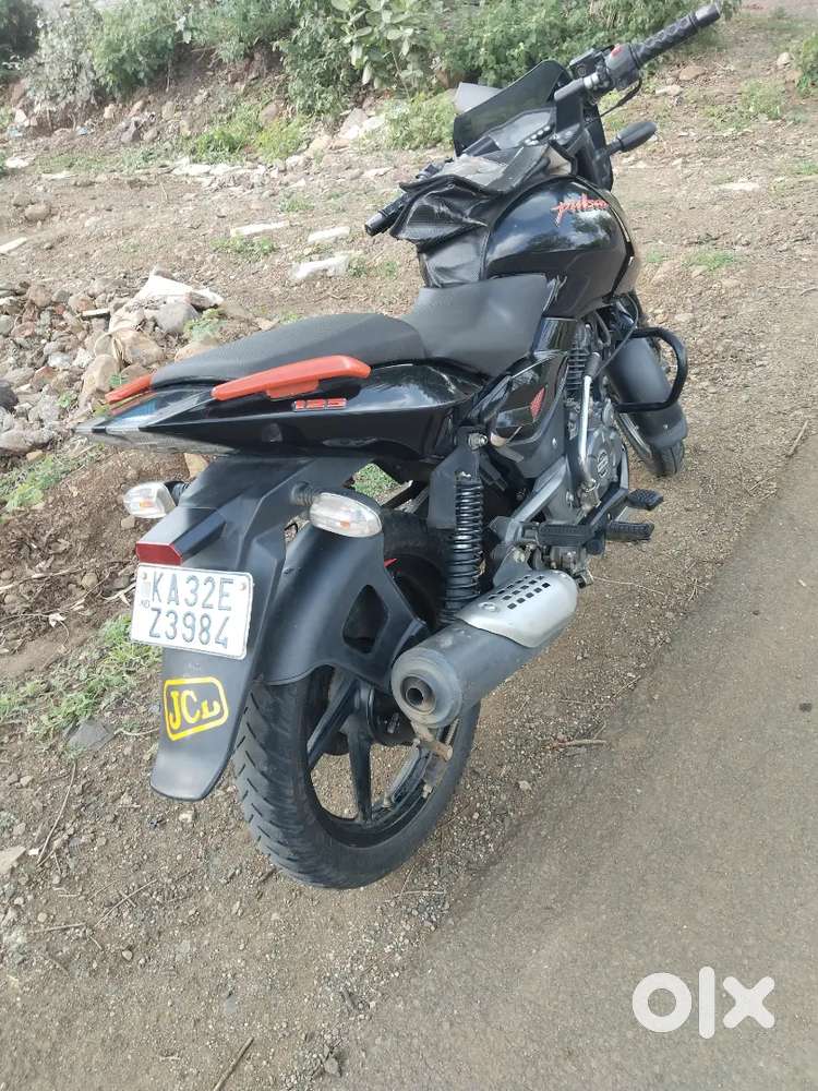Palsar 125