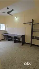 दोन रूम भाड्याने देणे आहे फॅमिलीसाठी टेंबलाईवाडी घाडगे पाटील समोर