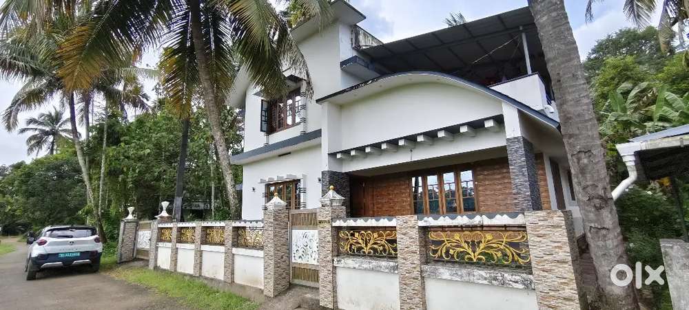 വരന്തരപ്പിള്ളിയിൽ 5സെന്റും 1800sqft 5yrs old വീടും വില്പനക്ക്