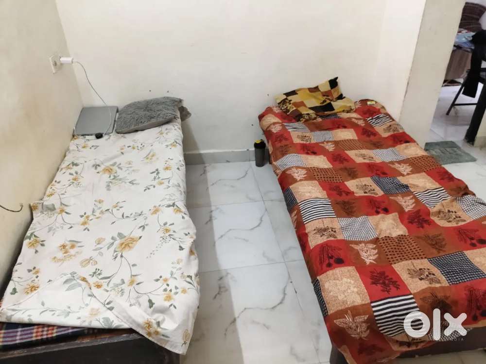 If you want pg room in Versova village Andheri West