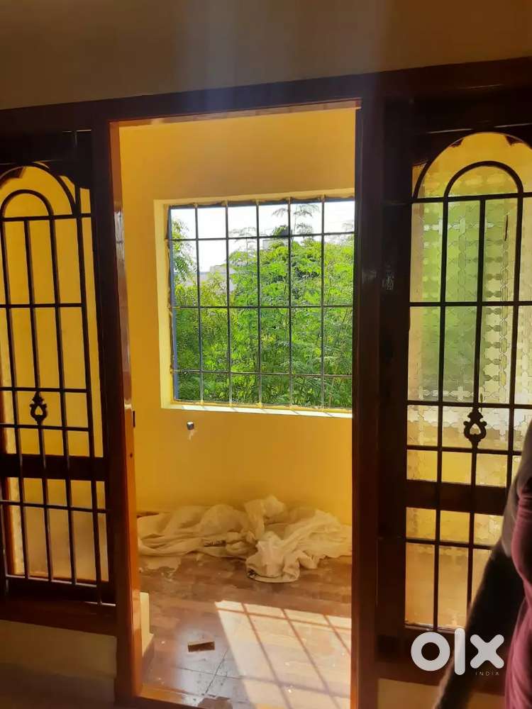 2 BHK Available in First Floor for Lease only 2 Years