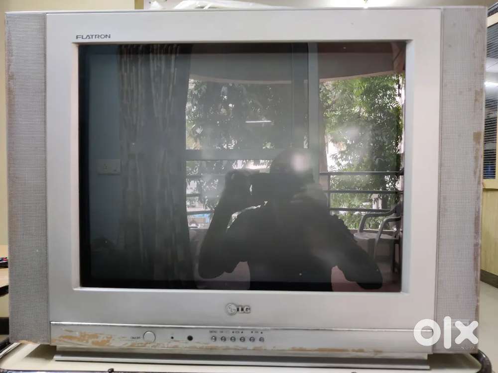 21 Inch OLD LG FLATRON COLOUR TV Price negotiable.