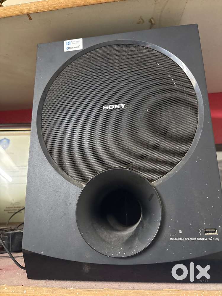 Sony sub wooder and 4 speakers model SA-WMS100
