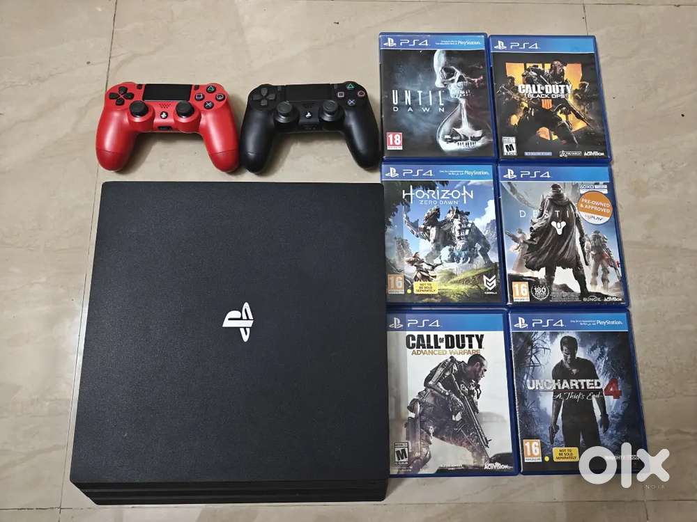 PS4 pro 1tb 2 original PS4 controllers