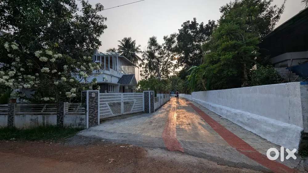 Chalakudy near Annanadu church Premium residential house plot for sale