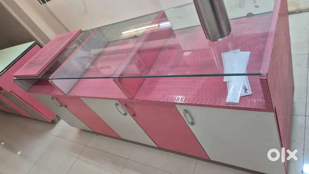 shop khaunter with glass 1piece 6.5 ft long