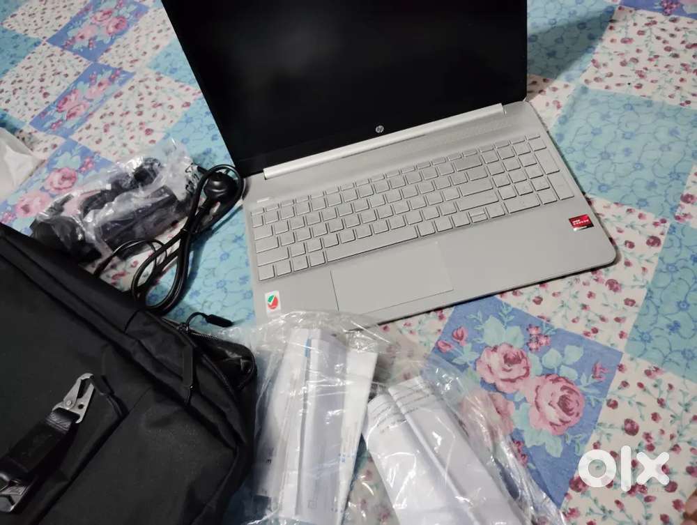 Selling my New HP laptop 4gb ram or 256 gb storage