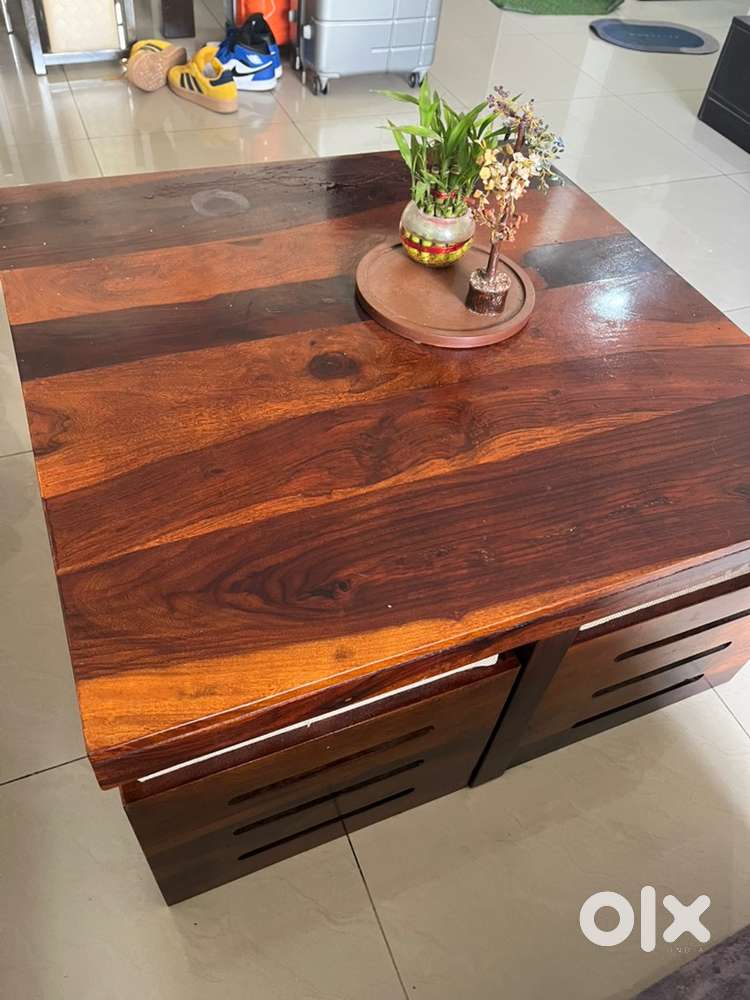 Stylish Centre Table for Sale – Great Condition!