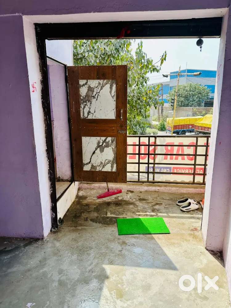 Good location First floor Main Road commercial office/shop on rent.