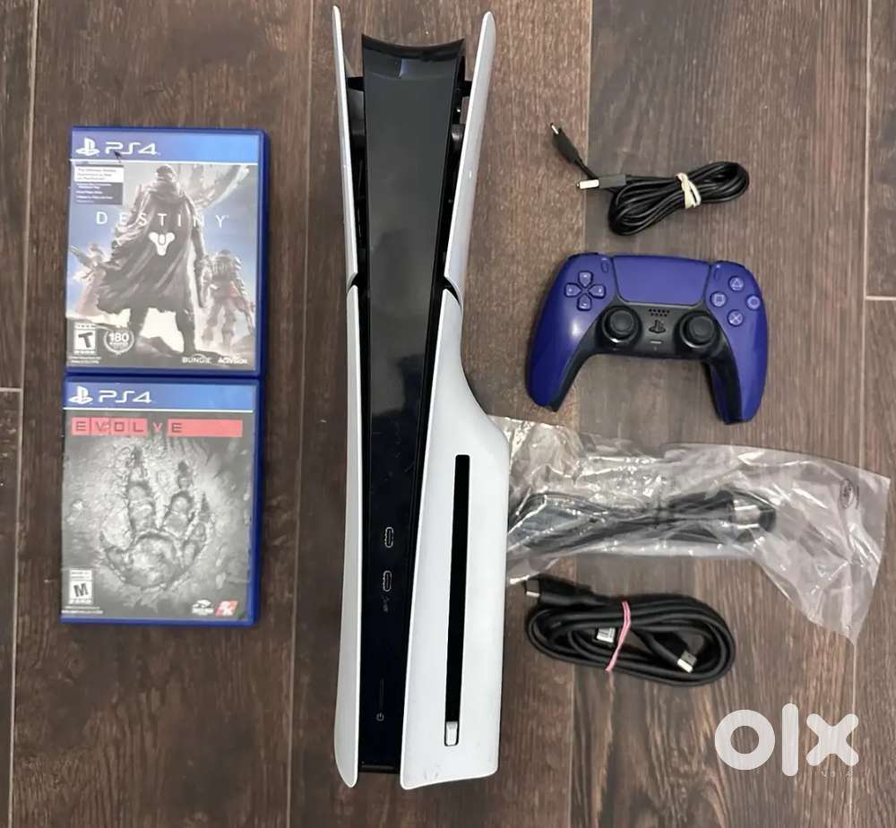 Sony PS5 Slim 1TB Bundle - White Used Good Working