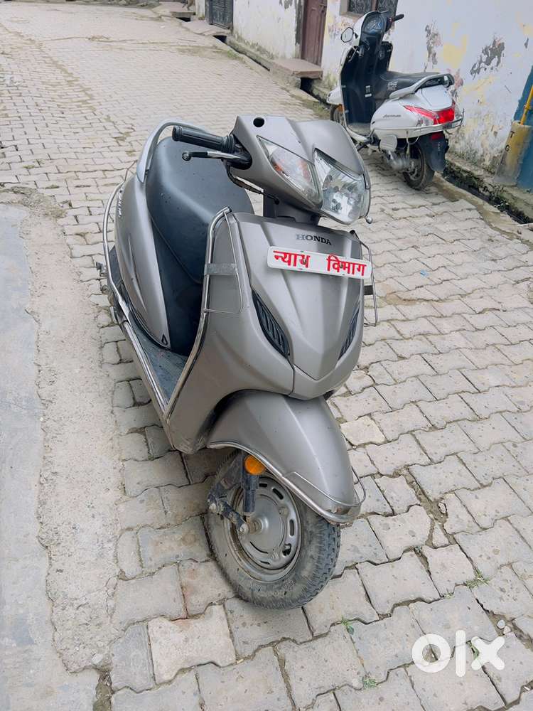 Activa 4g in good condition