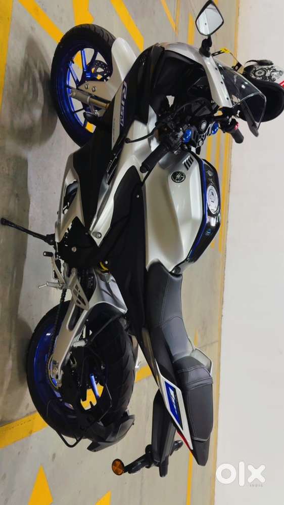 Mint condition 2 months old R15 M