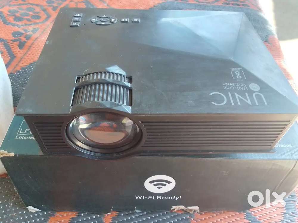 Unic uc WiFi projector