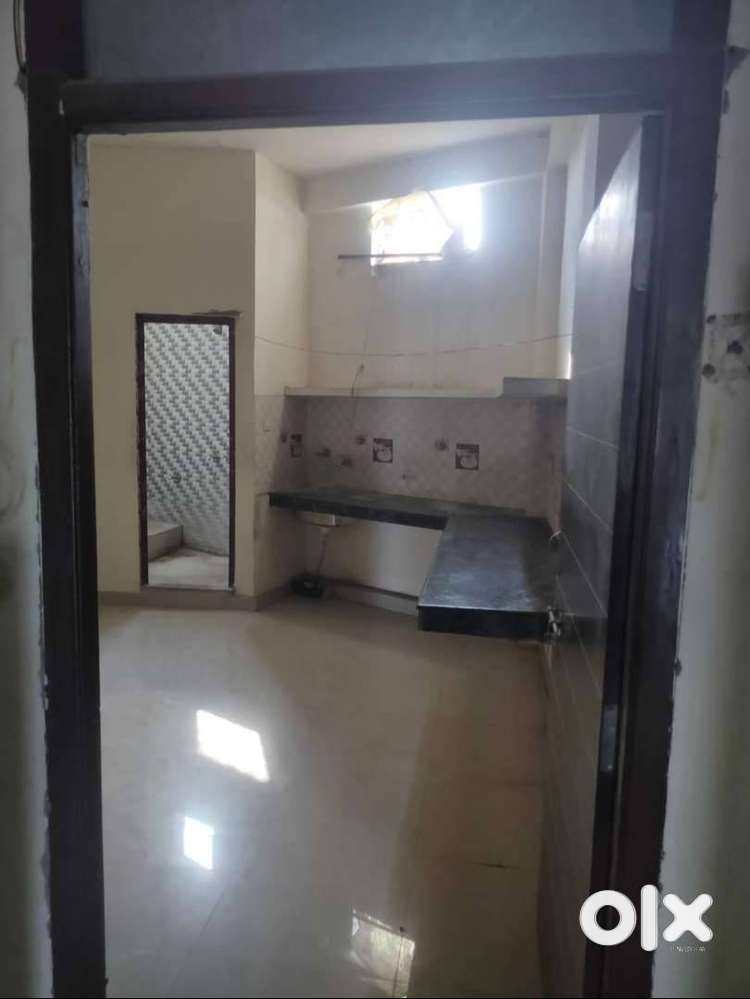 SINGLE BHK FLAT AVAILABLE IN TRANSPORT NAGAR