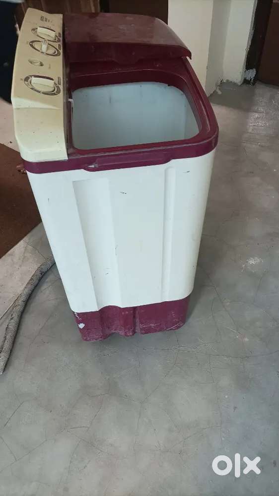 Intex semi automatic washing machine