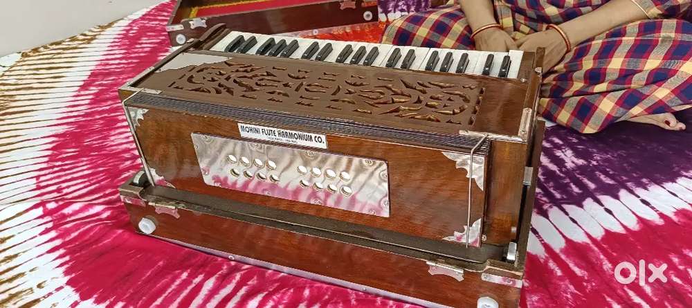 5 years old harmonium