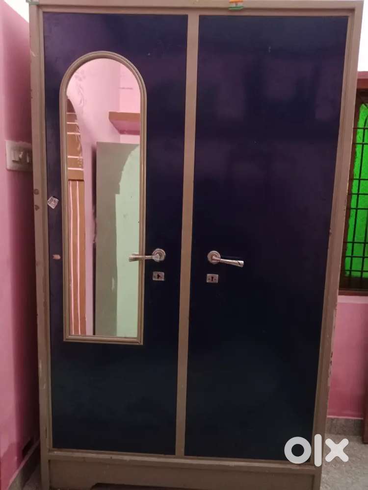 Iron beeruva bouble door