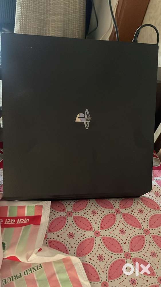 Ps4 pro 1tb with 2 controllers