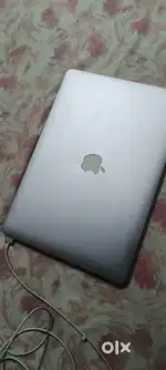 Apple laptop