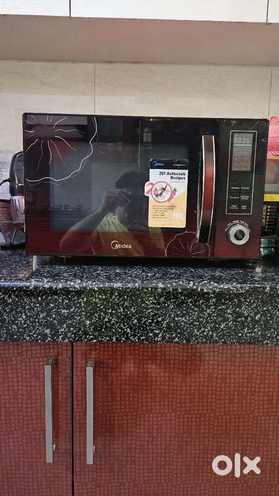Midea 30L Microwave oven with convection  and grill