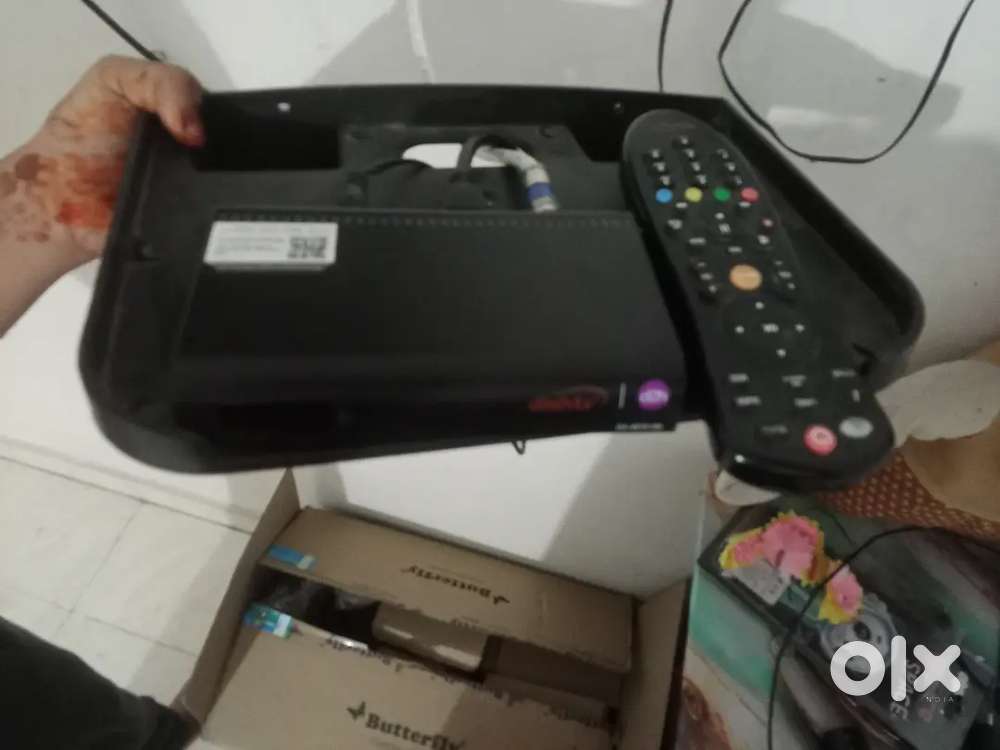 Dish tv set up box with remote