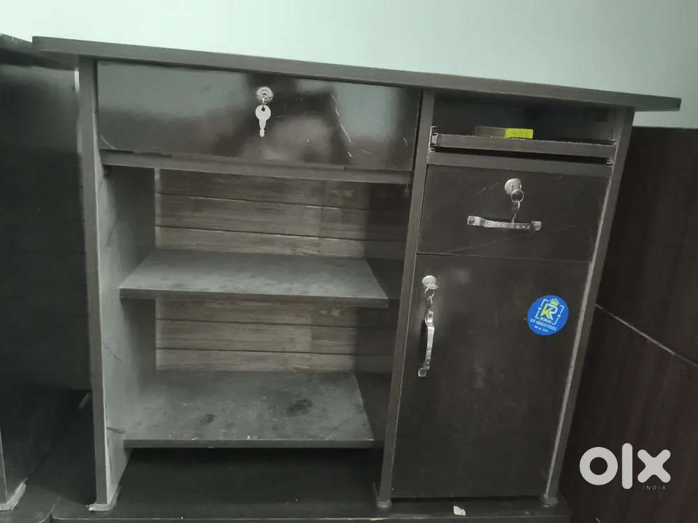 Computer Table Available For sale.very Good condition