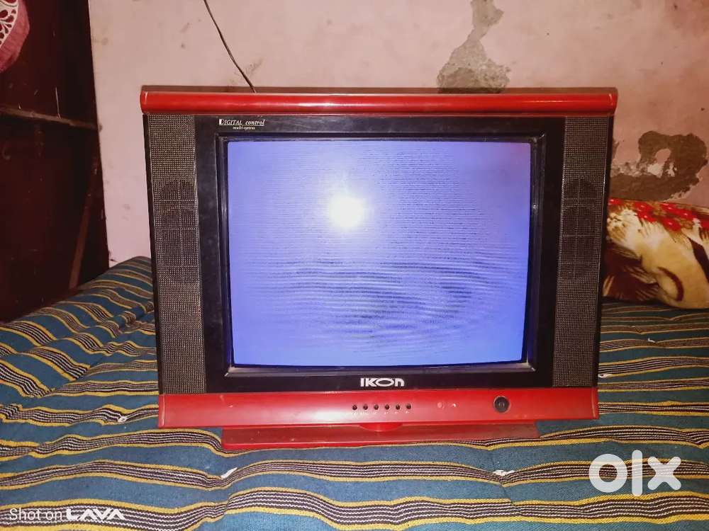 17 inch un used tv very good condition only 1600 hundred