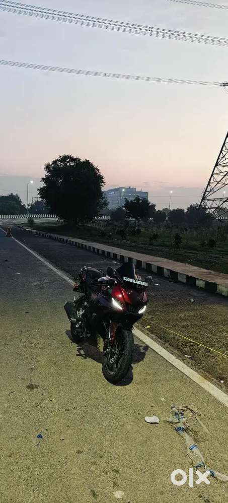 Yamaha R15 V4 Metallic Red  2024  7200km