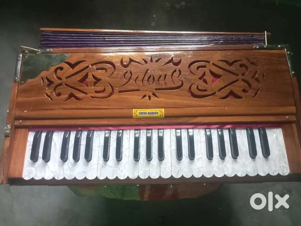 Brand New Folding   harmonium only 15 days used 1Years Warnty