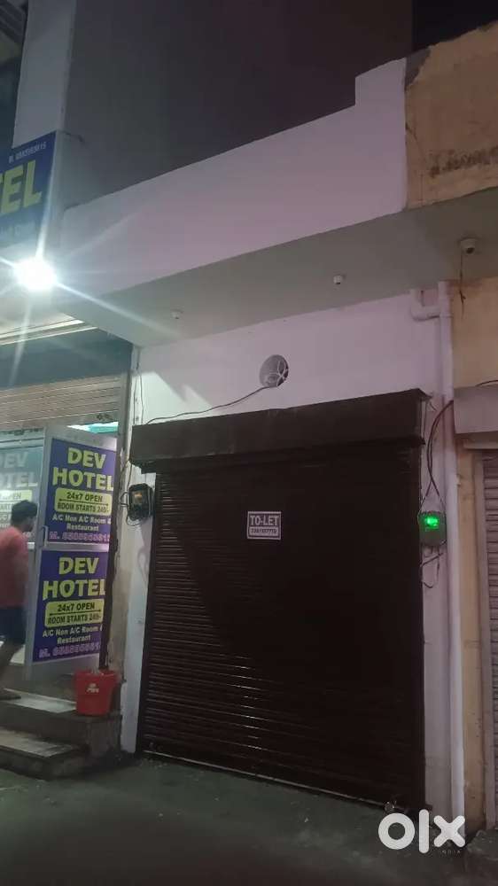 9 by 20 guj ki shop h near new Bus stand