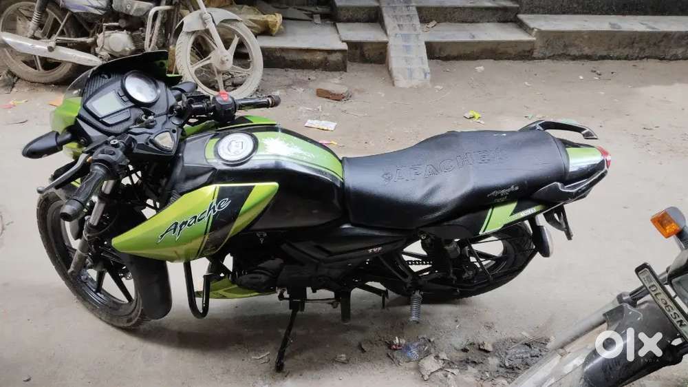 Apache 160 RTR green black colour  most important it's 1st owner