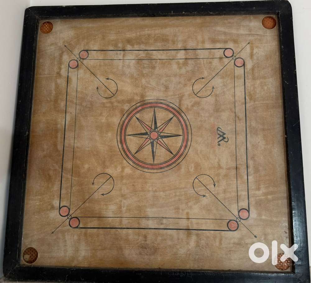 Carroms board