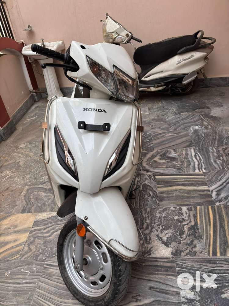 White colour all doc are complete