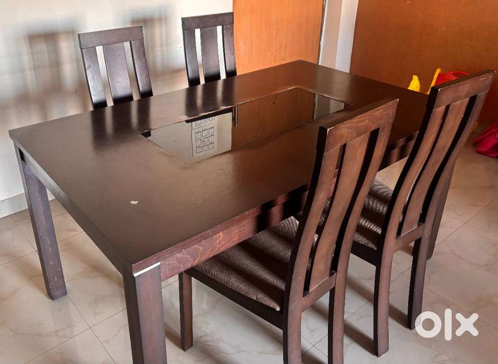 4 seater dinning table and chair