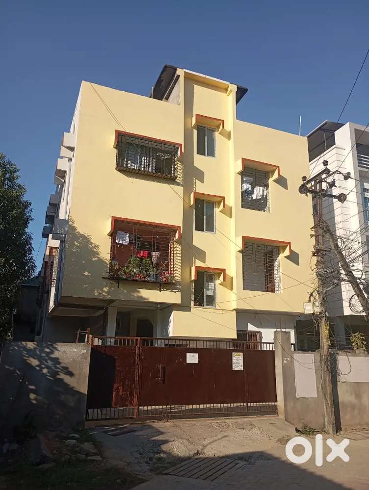 2BHK FLAT NEAR DOWNTOWN AVAILABLE FOR IMMEDIATE OCCUPANCY